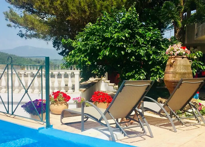 Ermones Penelope 度假居 *